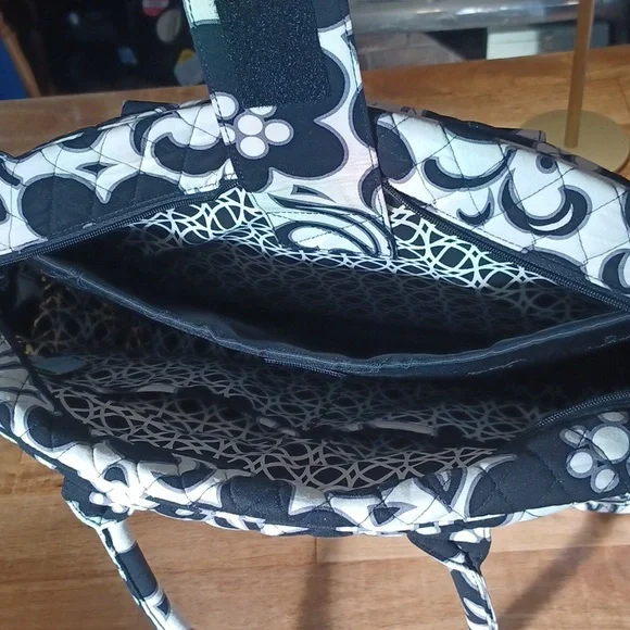 RARE Vera Bradley Metropolitan Weekender Bag in Retired "Night and Day" Pattern. - Picture 4 of 8